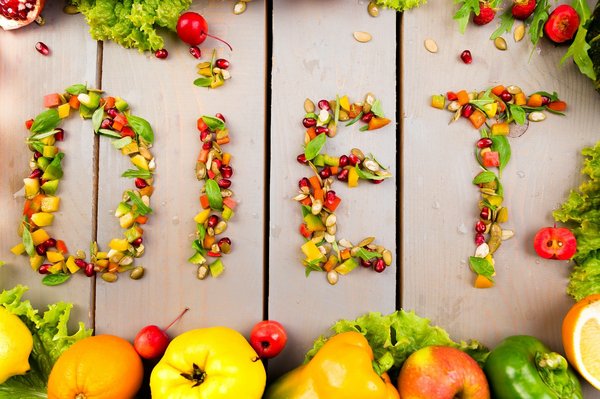 Quelles sont les meilleures recettes de salades composées avec des fruits pour un repas frais?